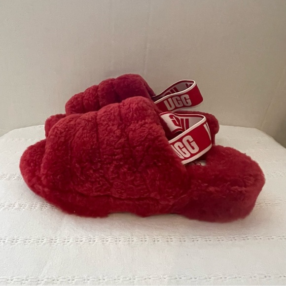 UGG Red slippers size 7 - Picture 2 of 5